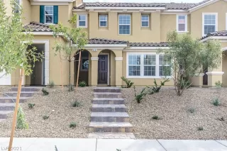 Photo #1: 2347903 Listing 