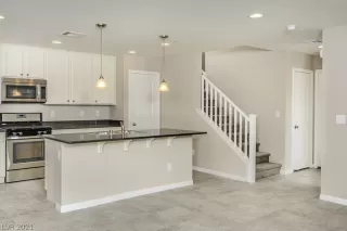 Photo #5: 2347903 Listing 