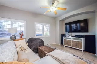 Photo #4: 2347905 Listing