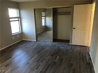 Photo #5: 2347919 Listing 