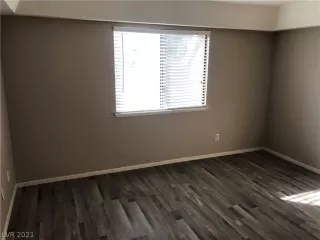 Photo #6: 2347919 Listing 