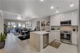 Photo #1: 2347932 Listing 