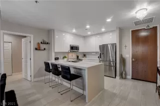 Photo #3: 2347932 Listing 