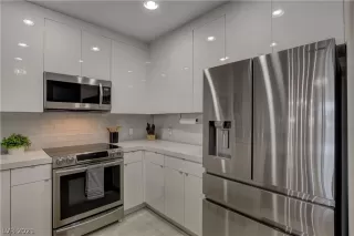 Photo #5: 2347932 Listing 