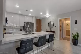 Photo #6: 2347932 Listing 