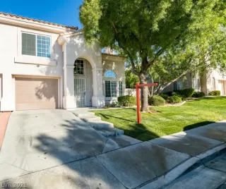 Photo #1: 2347948 Listing