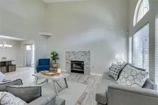 Photo #3: 2347948 Listing