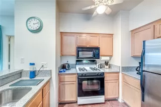 Photo #6: 2347949 Listing 