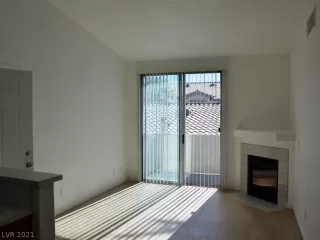 Photo #4: 2347951 Listing