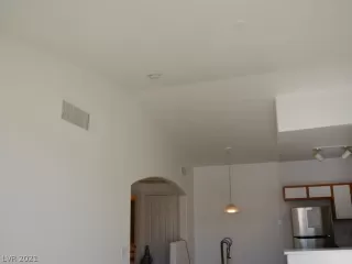 Photo #5: 2347951 Listing