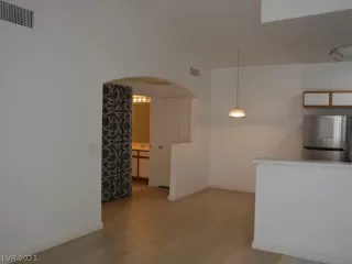 Photo #6: 2347951 Listing