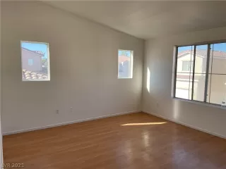 Photo #2: 2347958 Listing