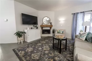 Photo #4: 2347979 Listing