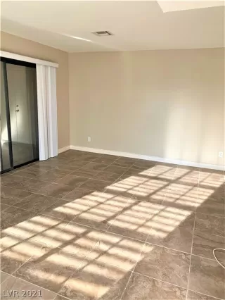 Photo #1: 2347993 Listing 