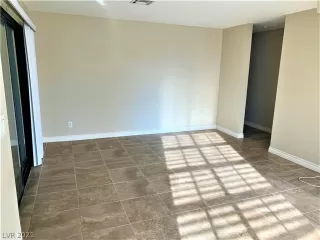 Photo #2: 2347993 Listing 