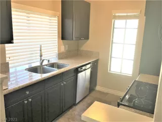 Photo #4: 2347993 Listing 