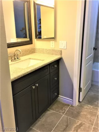 Photo #5: 2347993 Listing 