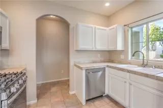 Photo #2: 2348008 Listing 