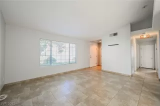 Photo #2: 2348027 Listing