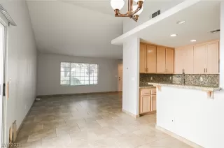 Photo #3: 2348027 Listing