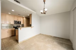 Photo #4: 2348027 Listing