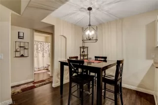 Photo #5: 2348057 Listing