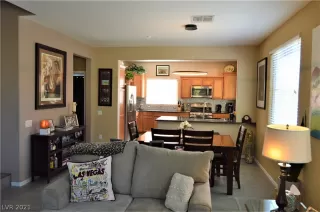 Photo #4: 2348062 Listing