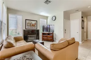 Photo #3: 2348087 Listing