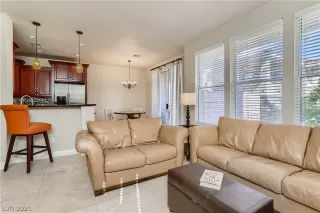 Photo #5: 2348087 Listing