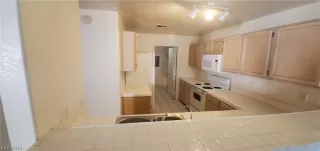 Photo #4: 2348098 Listing