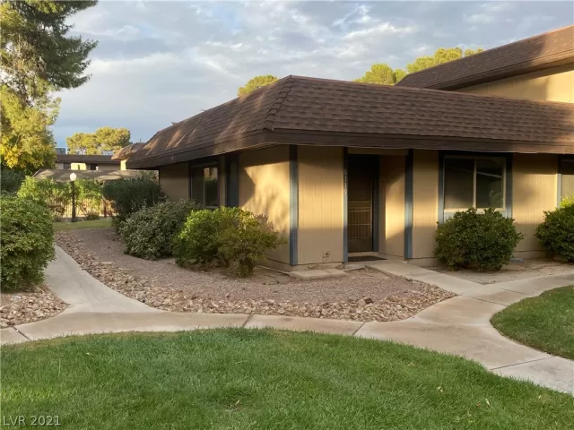 MLS: 2348100 Condo For Sale