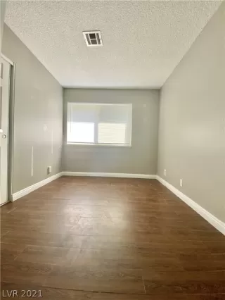 Photo #2: 2348100 Listing 