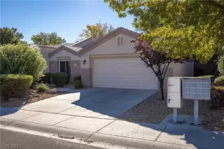 Photo #2: 2348109 Listing