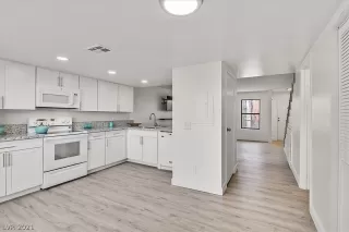 Photo #5: 2348132 Listing 