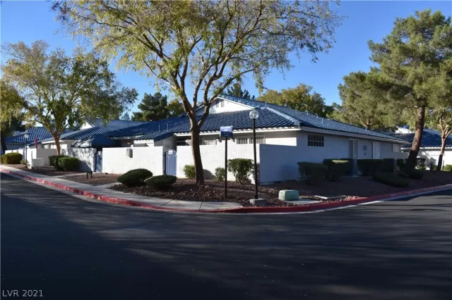 MLS: 2348136 Condo For Sale