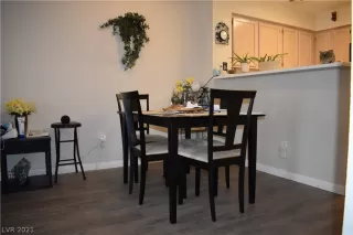 Photo #6: 2348136 Listing