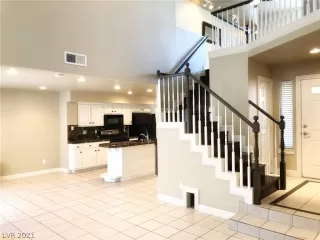 Photo #2: 2348139 Listing