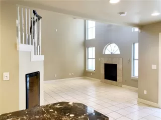 Photo #3: 2348139 Listing