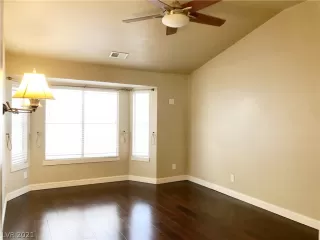 Photo #6: 2348139 Listing