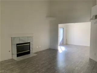 Photo #2: 2348145 Listing