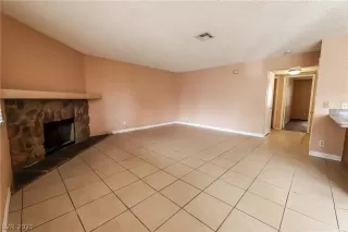 Photo #5: 2348158 Listing