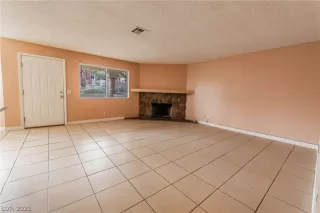 Photo #6: 2348158 Listing