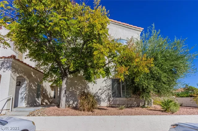 MLS: 2348176 Condo For Sale