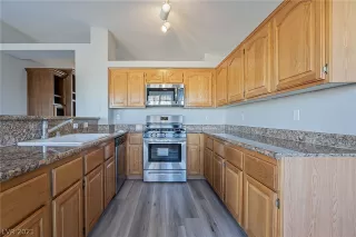 Photo #3: 2348177 Listing 