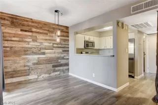 Photo #1: 2348184 Listing 