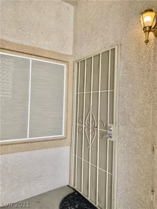 Photo #2: 2348196 Listing 