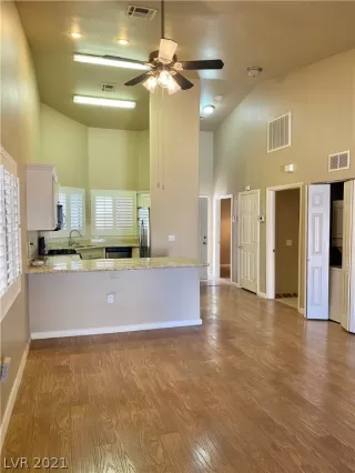 Photo #5: 2348196 Listing 