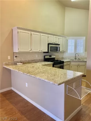 Photo #6: 2348196 Listing 