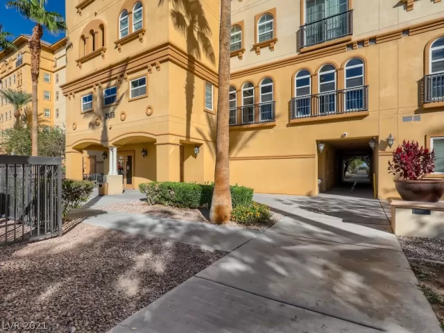 MLS: 2348214 Condo For Sale