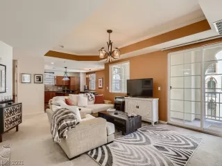 Photo #3: 2348214 Listing 